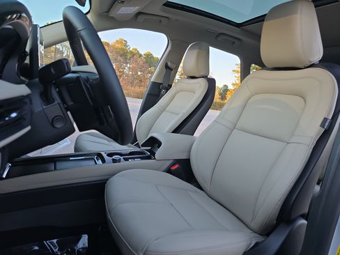 New 2026 Lincoln Corsair Reserve image 15