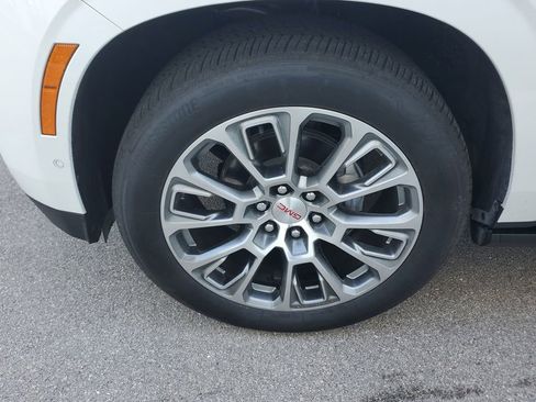 Certified 2025 GMC Yukon XL Denali image 12