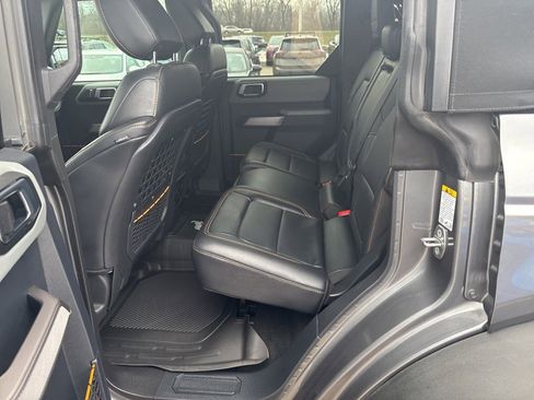 Used 2023 Ford Bronco Badlands w/ Sasquatch Package image 11