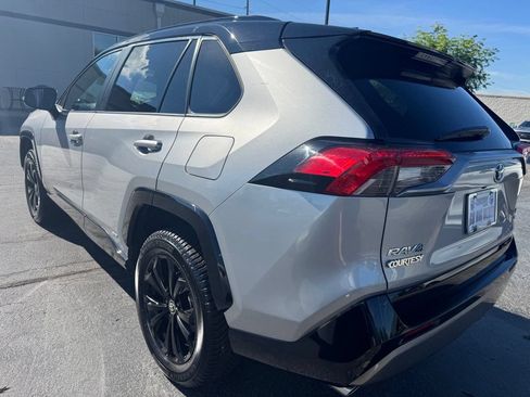 Used 2022 Toyota RAV4 XSE AWD/4WD image 3