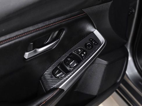 Used 2023 Nissan Sentra SR w/ Trunk Package image 41