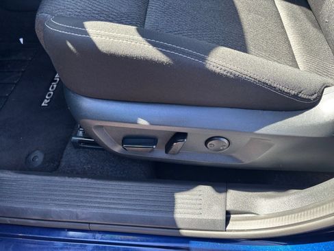 Used 2025 Nissan Rogue SV FWD image 22