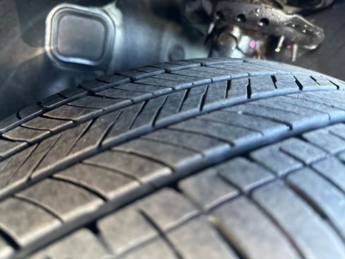 Used 2025 Kia Telluride S image 33