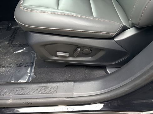 Certified 2025 Ford Explorer Active w/ Active Comfort Package image 39