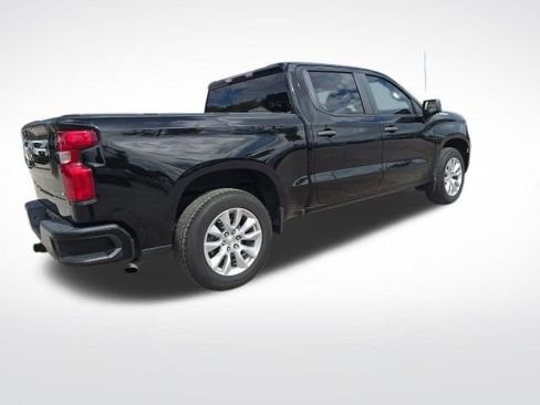 Used 2022 Chevrolet Silverado 1500 Custom image 3