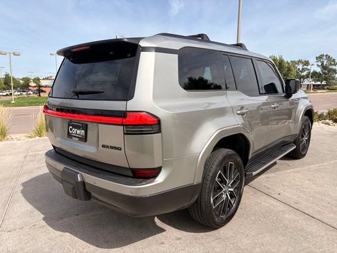 Used 2025 Lexus GX 550 w/ Accessory Package (2T) AWD/4WD image 9