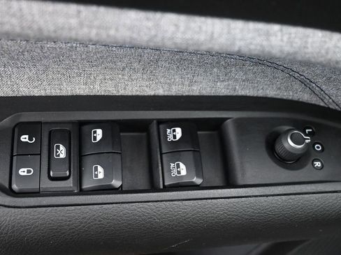 Used 2024 Jeep Compass Latitude AWD/4WD image 19