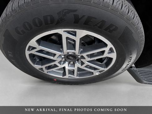 Used 2025 Ford Expedition Max Active RWD image 7
