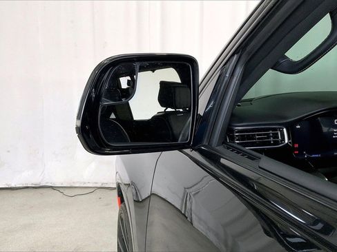 Used 2023 Jeep Grand Wagoneer Series II image 10