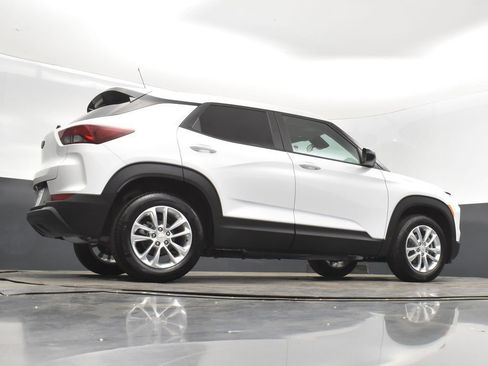 New 2025 Chevrolet TrailBlazer LS w/ LS Convenience Package FWD image 41