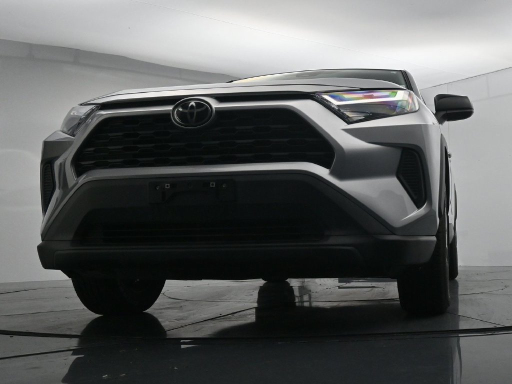 Used 2023 Toyota RAV4 LE FWD image 33