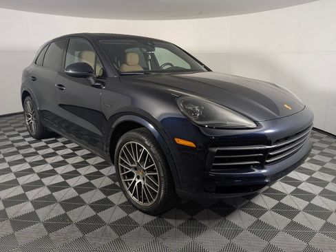 Certified 2023 Porsche Cayenne Platinum Edition AWD/4WD image 9