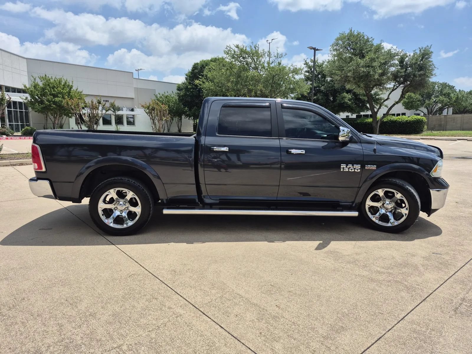Used 2014 RAM 1500 Laramie RWD image 5