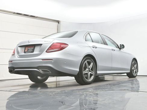 Used 2019 Mercedes-Benz E 300 4MATIC image 34