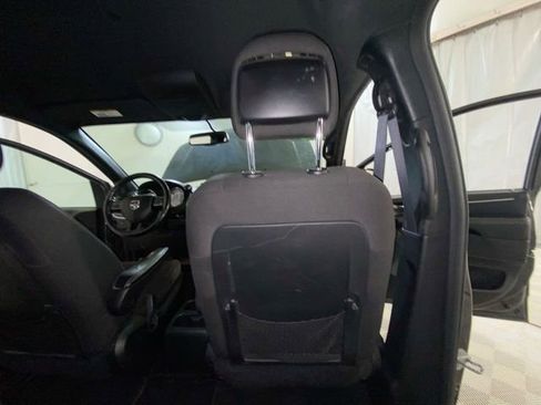 Used 2017 Dodge Grand Caravan SE FWD image 37