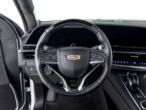 Used 2023 Cadillac Escalade V image 11