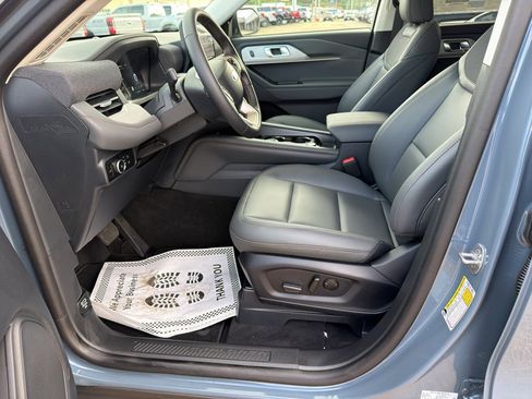 New 2026 Ford Explorer Active RWD image 14