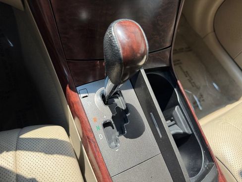 Used 2012 Toyota Avalon Limited FWD image 24
