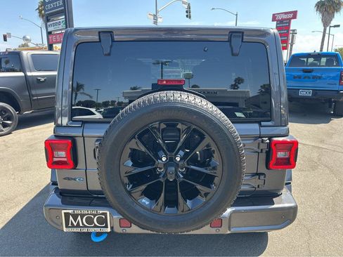 Used 2021 Jeep Wrangler Unlimited Sahara image 12