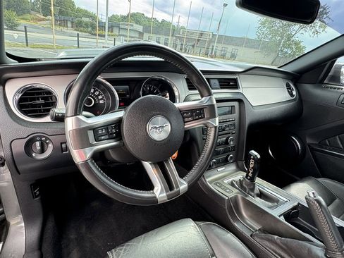 Used 2014 Ford Mustang GT Premium image 12