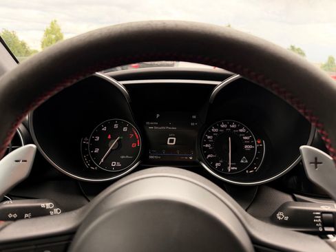 Used 2017 Alfa Romeo Giulia Quadrifoglio RWD image 54