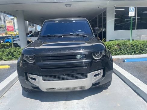 Used 2020 Land Rover Defender 110 SE AWD/4WD image 2