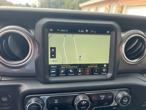 Used 2020 Jeep Wrangler Unlimited Sahara AWD/4WD image 17