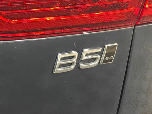 Used 2023 Volvo XC60 B5 Plus AWD/4WD image 37