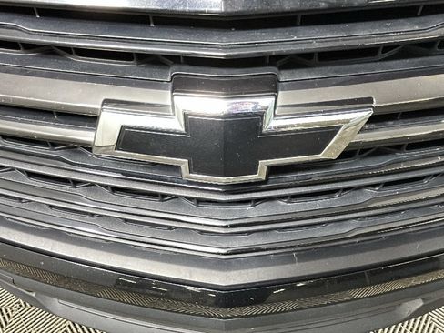 Used 2022 Chevrolet Traverse LT FWD image 11