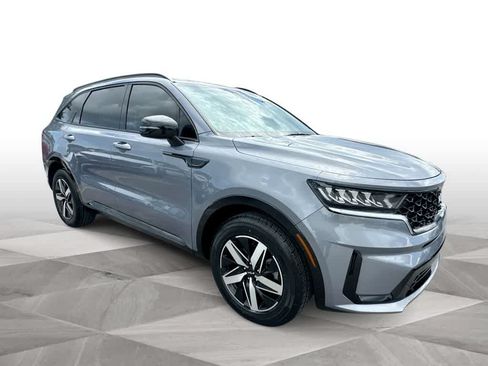 Used 2022 Kia Sorento S FWD image 2