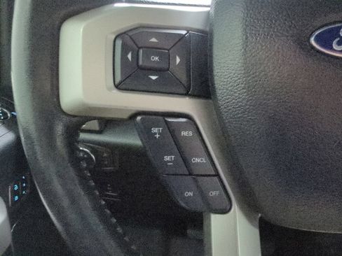 Used 2019 Ford F150 Lariat w/ Equipment Group 502A Luxury AWD/4WD image 16