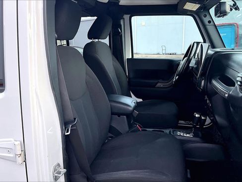 Used 2018 Jeep Wrangler Unlimited Sport S image 9