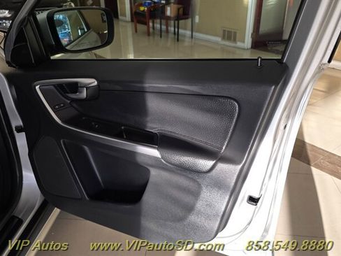 Used 2014 Volvo XC60 T6 image 13