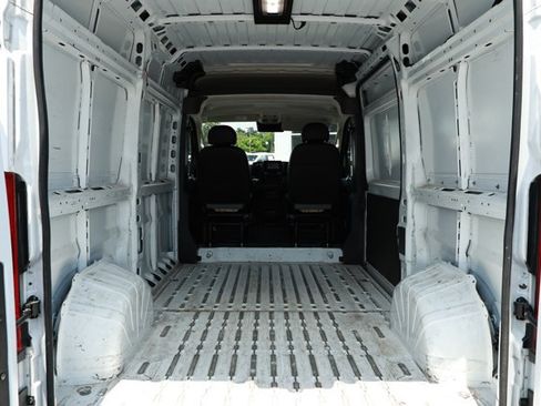 Used 2024 RAM ProMaster 2500 w/ Convenience Group FWD image 9