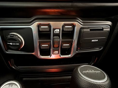 Used 2021 Jeep Gladiator Sport AWD/4WD image 21