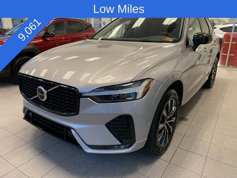 Used 2025 Volvo XC60 B5 Plus image 2