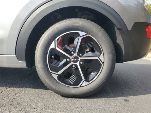 New 2026 Kia Niro EX image 7
