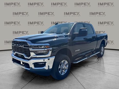 Used 2025 RAM 2500 Big Horn AWD/4WD image 1