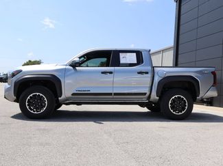 Used 2024 Toyota Tacoma TRD Off-Road AWD/4WD video 2