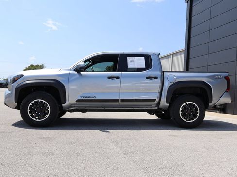 Used 2024 Toyota Tacoma TRD Off-Road AWD/4WD image 2