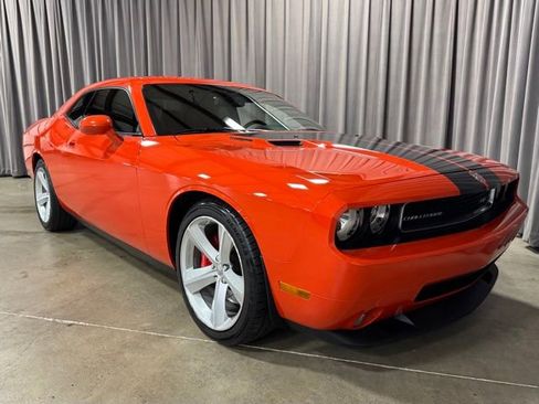 Used 2009 Dodge Challenger SRT8 RWD image 1