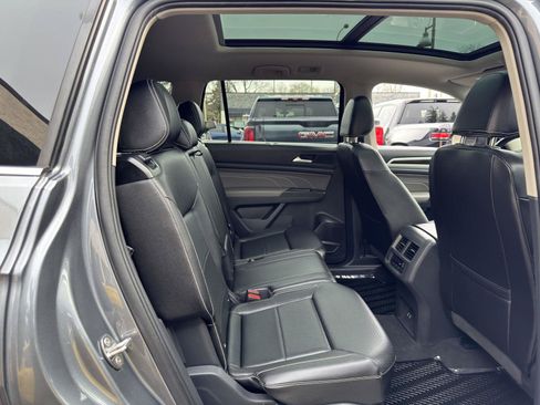 Used 2023 Volkswagen Atlas SE AWD/4WD image 38