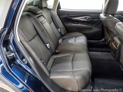 Used 2015 INFINITI Q70 L 3.7 w/ Deluxe Touring Package AWD/4WD image 33