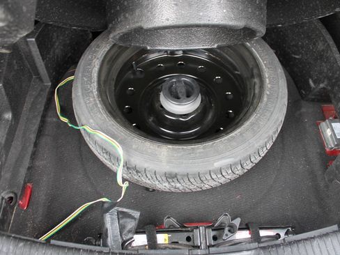 Used 2013 Chevrolet Captiva Sport LS image 26