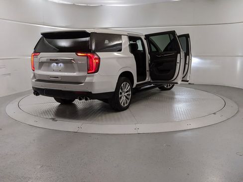 Used 2021 GMC Yukon XL Denali w/ LPO, Illumination Package image 9