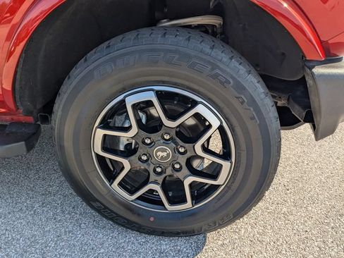 Used 2022 Ford Bronco Outer Banks AWD/4WD image 14