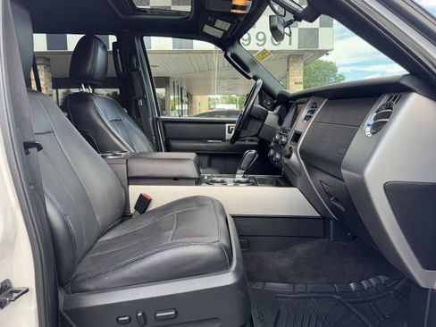 Used 2015 Ford Expedition Limited w/ Equipment Group 301A AWD/4WD image 29