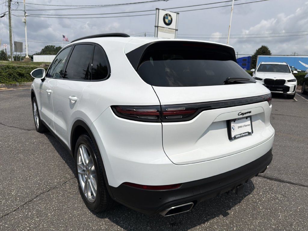 Used 2023 Porsche Cayenne AWD/4WD image 12