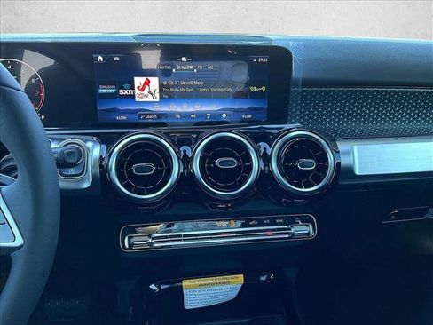 Used 2026 Mercedes-Benz GLB 250 image 9