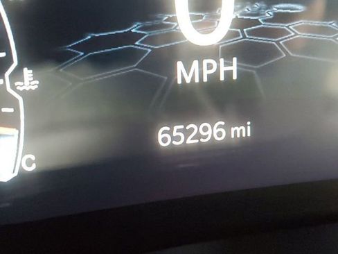 Used 2024 Jeep Compass Limited image 11